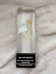 Iconic AVN Award w/Autographed Pics